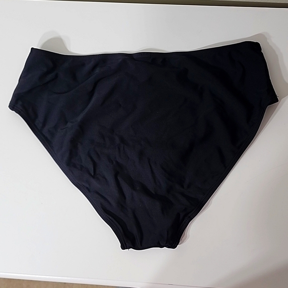 Younique black bikini bottom size M - Picture 2 of 6
